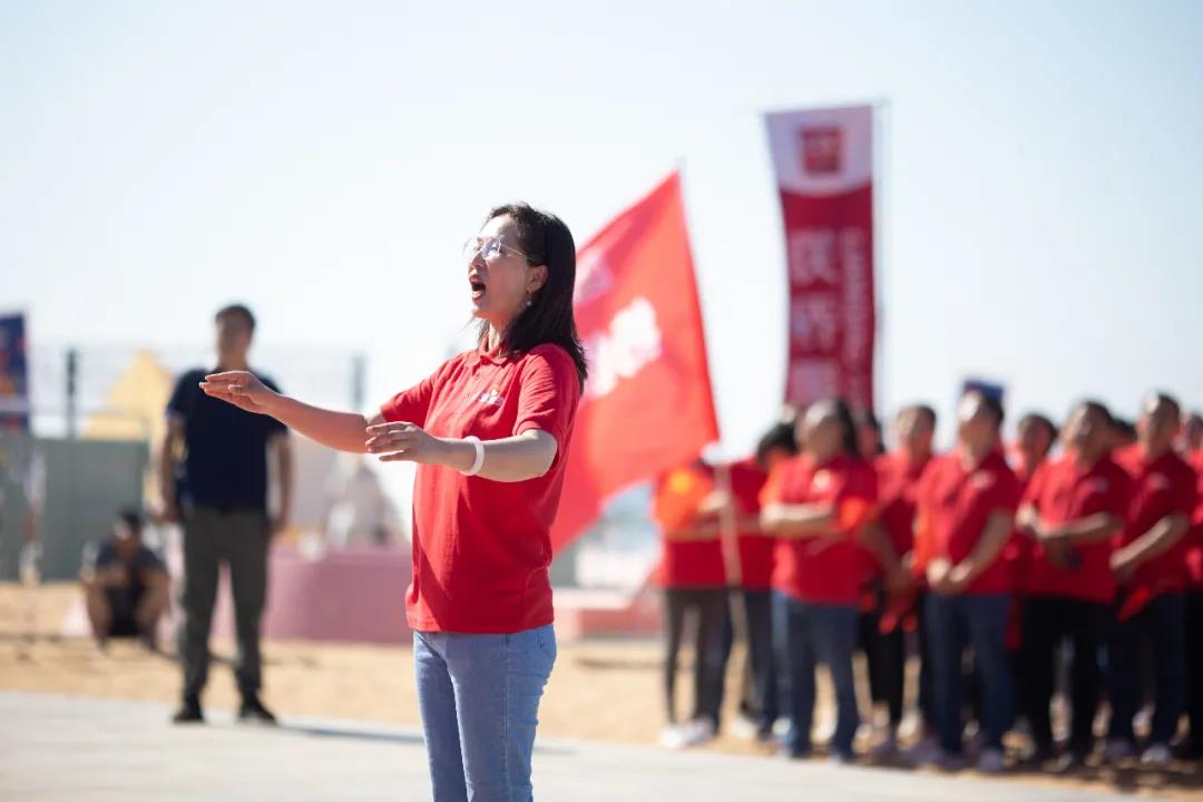 聯(lián)橋集團(tuán)黨委舉辦“光耀先鋒·致敬力量”慶祝建黨100周年活動(圖3)