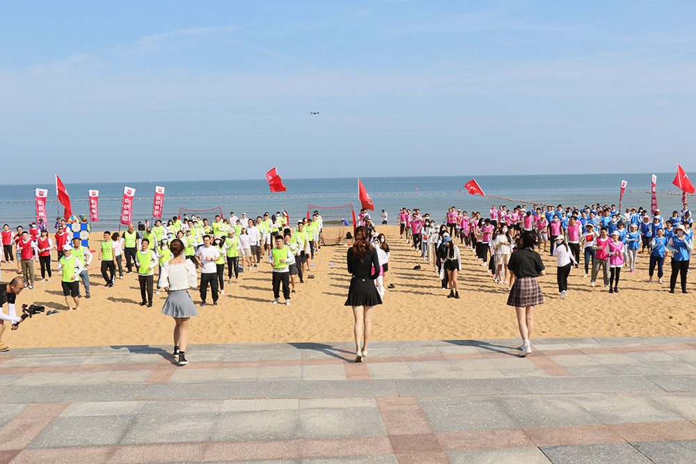 披荊斬棘無畏懼 乘風(fēng)破浪向前沖(圖1)